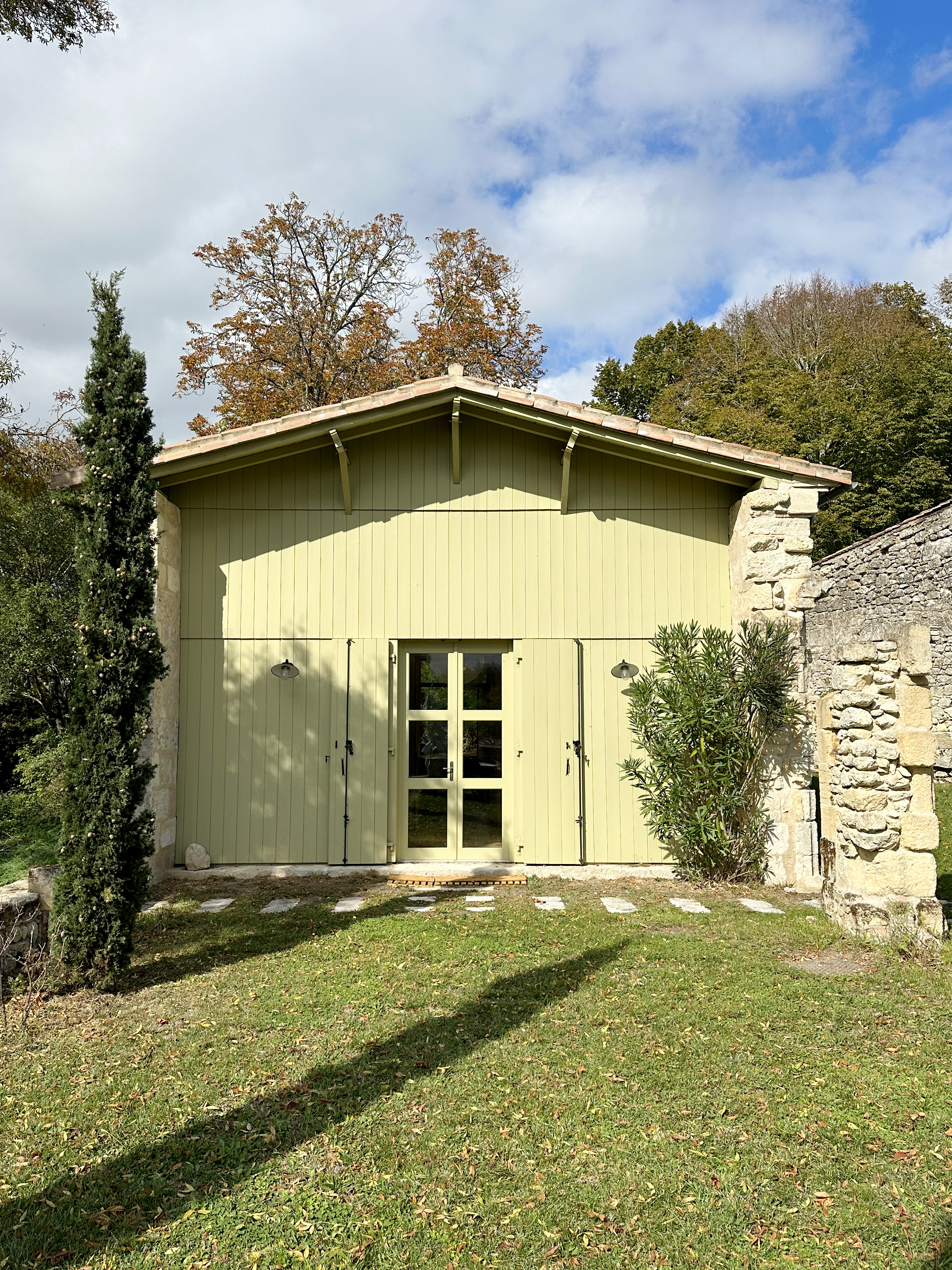 Château des Abeilles - View 1