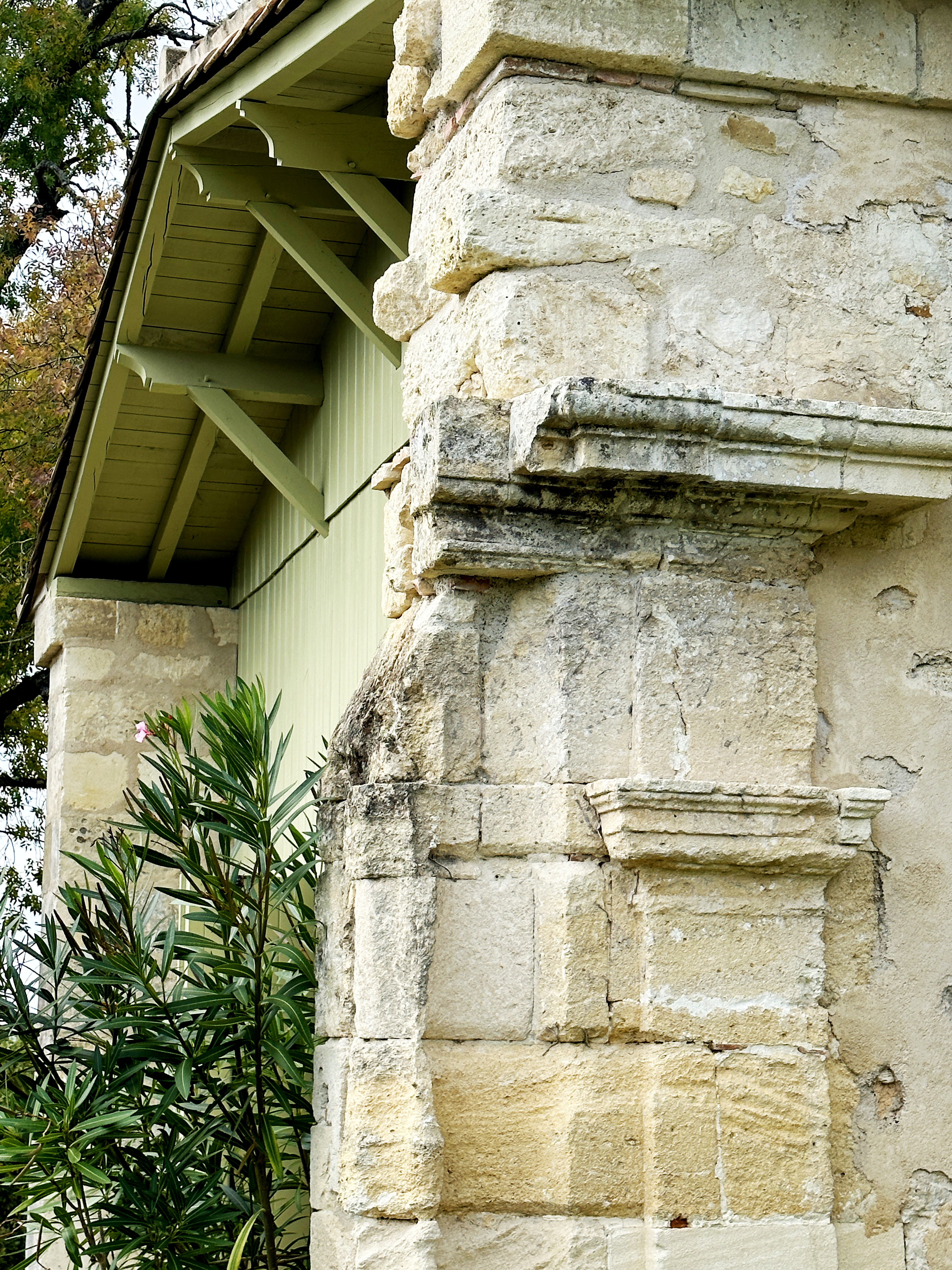 Château des Abeilles - View 6